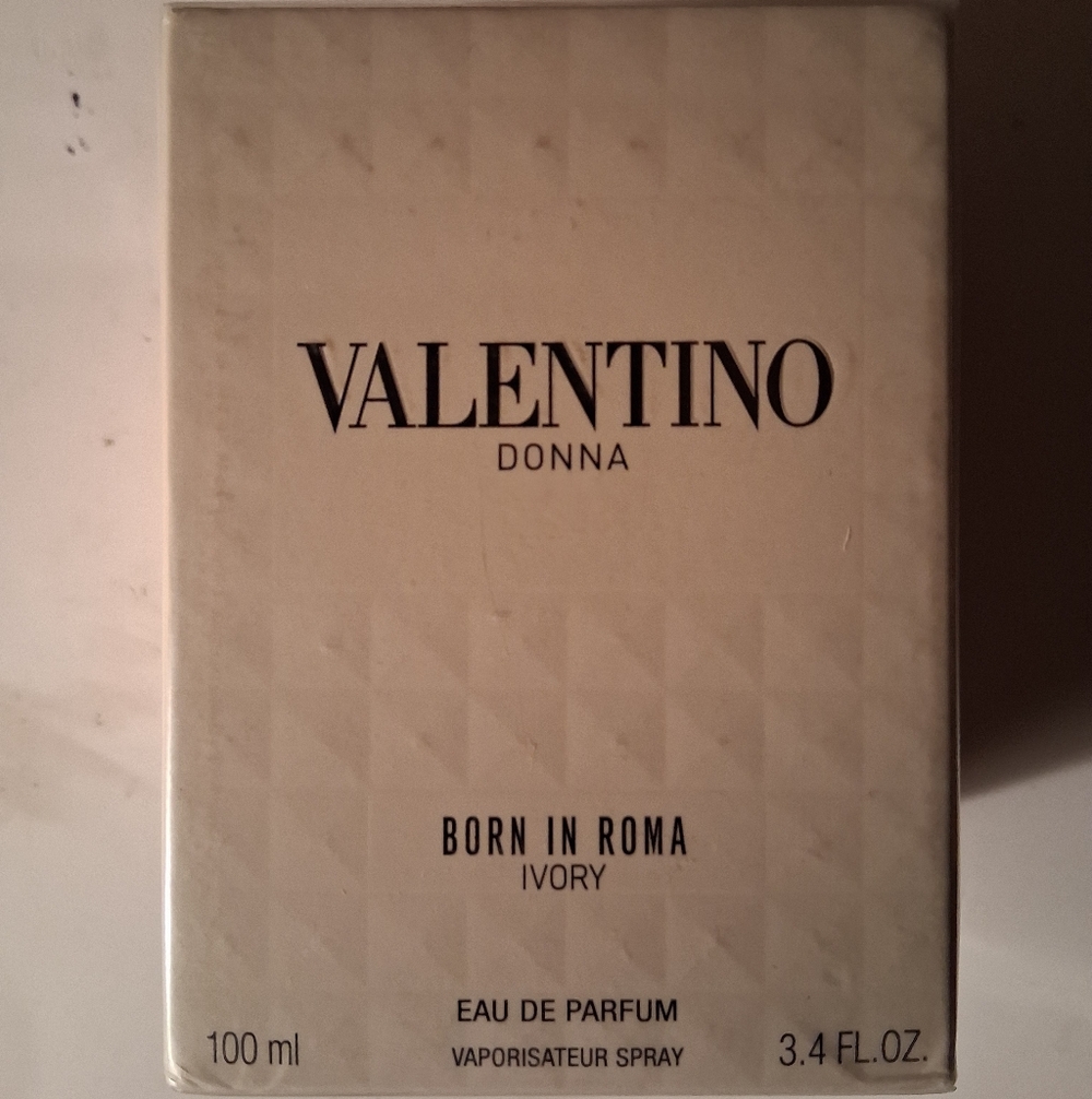 New Valentino Donna Born In Roma Ivory